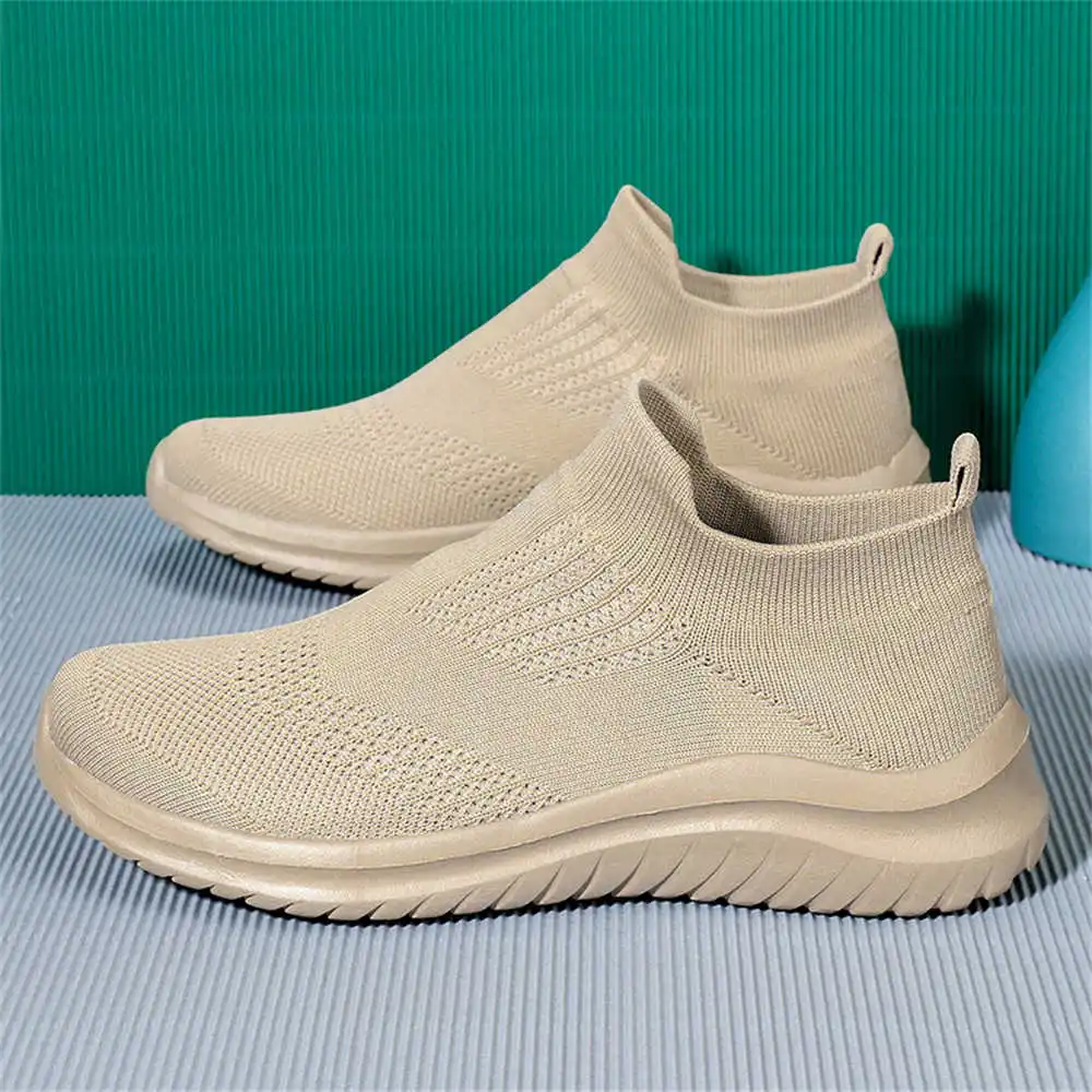 Beige Zachte Nieuwe Nieuwighei - Yellow Streetwear Brand recensie en prijs